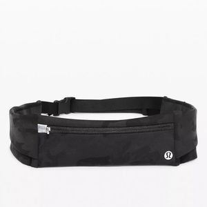 Lululemon Fast and Free run belt size large